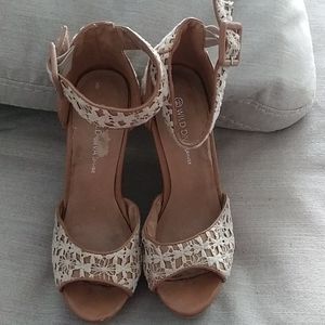 Lace crochet wedges